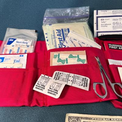 HIKING CAMPING FIRST AID KIT 
