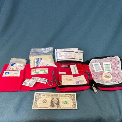 HIKING CAMPING FIRST AID KIT 