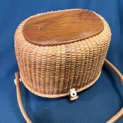 FAUX SCRIMSHAW SAILING SHIP MEDALLION OVAL BASKET 