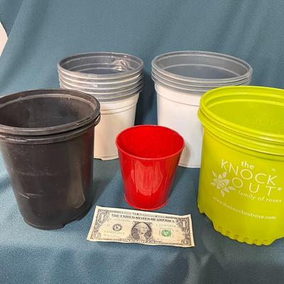 ASSORTED PLASTIC PLANTER POTS X 15