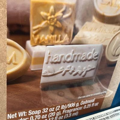 OATMEAL VANILLA SOAP MAKING KIT 