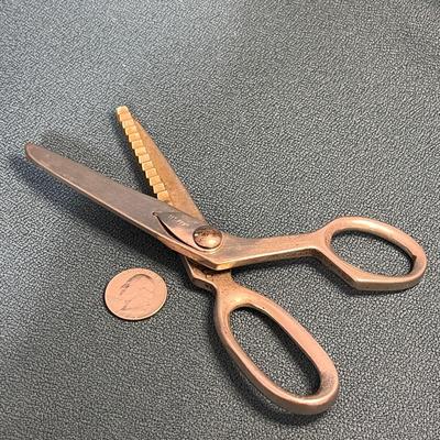 VINTAGE PINKING SHEARS