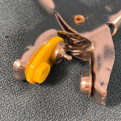 NEW GROMMET TOOL w/ GROMMET ASSORTMENT
