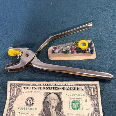 NEW GROMMET TOOL w/ GROMMET ASSORTMENT