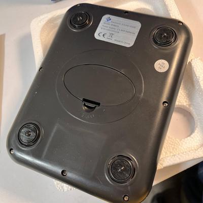 NEW IN BOX DIGITAL PRECISION KITCHEN SCALE