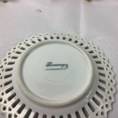 Lot 594 Lot of Vintage Decorative Plates