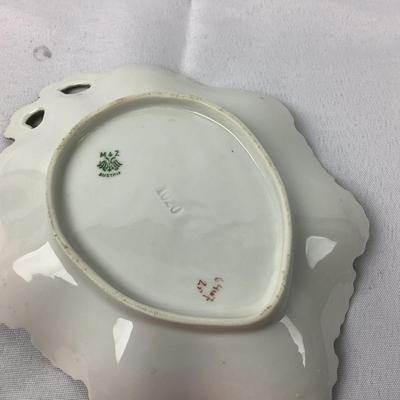 Lot 594 Lot of Vintage Decorative Plates