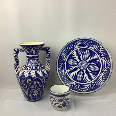 Lot 595  Vintage Blue and White Ceramic Lot