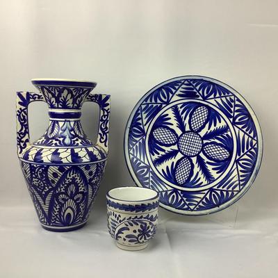Lot 595  Vintage Blue and White Ceramic Lot