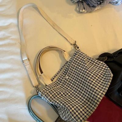 Lot of purse