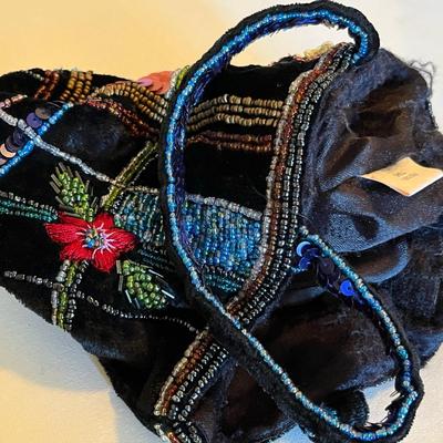 Lot of bead purses