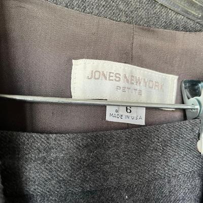 Jones NY Skirt Suit