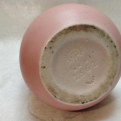 1930 ROOKWOOD POTTERY ARTS & CRAFTS 5.25" HANDLED VASE SHAPE 2562