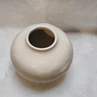 Rookwood Pottery 1950 High Glaze Cream Butterfly Ceramic Vase 6509