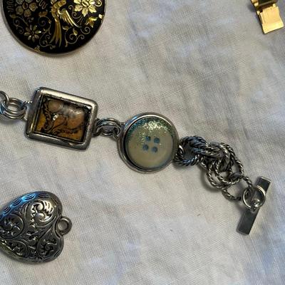 Bracelets & pendants