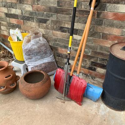 Planter pots, rakes