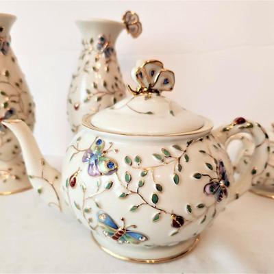 Lot #101  LENOX Summer Enchantment Tea Set