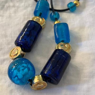 Lot of 2 very nice necklaces