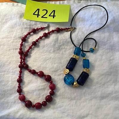 Lot of 2 very nice necklaces