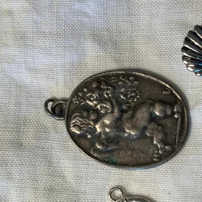 Lot of jewelry