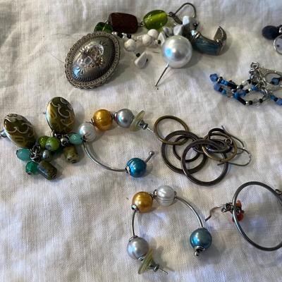 Lot of earrings