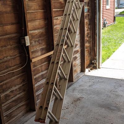 Like New Werner 16' Extension Ladder