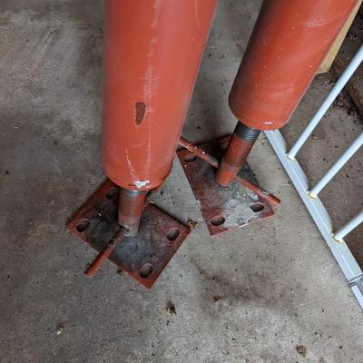 2, 4" Red Adjustable Steel Columns