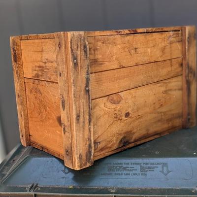 WOODEN CRATE BOX WOOD SHIPPING CRANBERRIES PAPER LABEL DEER BRAND PRIMITIVE