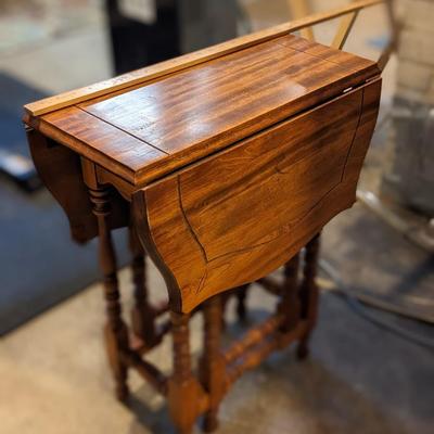 Vintage Drop Leaf End/Side Table