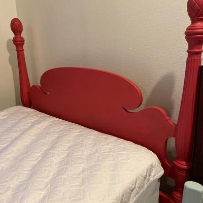 Adorable vintage Red twin bed