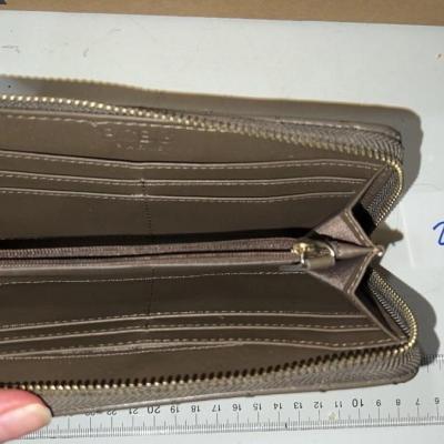BCBG wallet