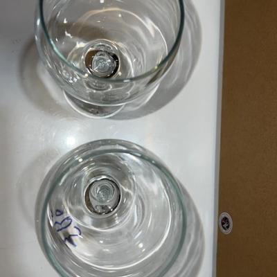 set of 2 wine glasses
