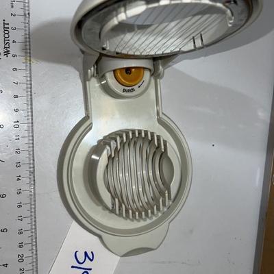 vtg egg slicer