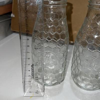 set of 3 cute bee cups used for lemonade or plant propagation