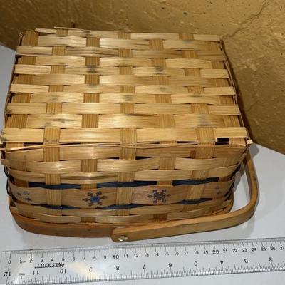 cute picnic basket with handle