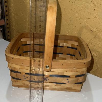 cute picnic basket with handle