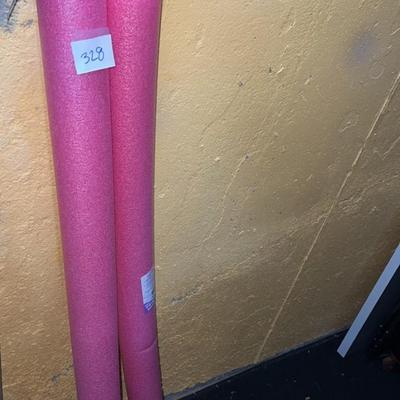 2 pool noodles