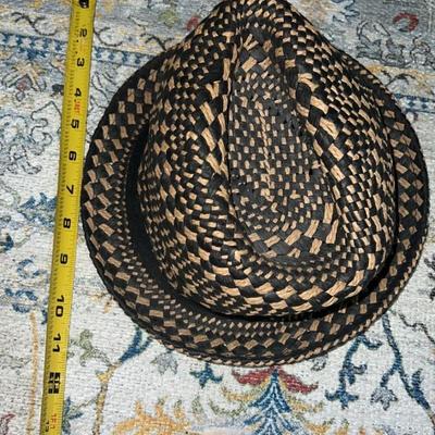 apt 9 hat