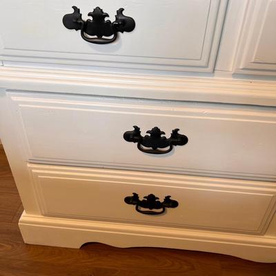 Lenoir House Broyhill Dresser with Detached Mirror