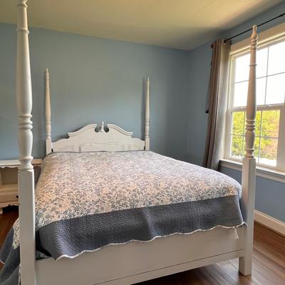 Four Poster Queen Bedframe with Chiromedic 3000 Plush Mattress