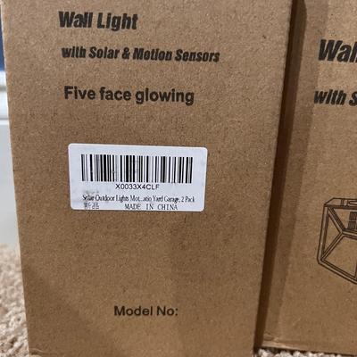 2 New Boxes (2 Lights Per Box) Solar Powered Wall Lights