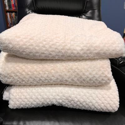3 Super Soft Throw Blankets