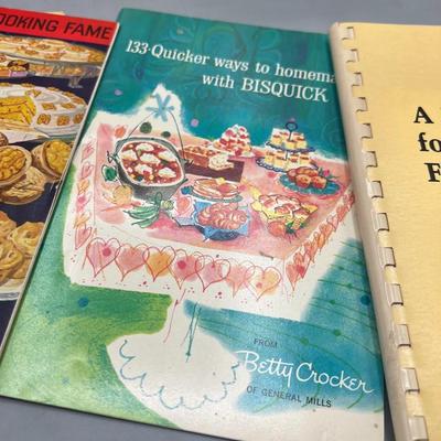 Vintage Cookbooks Betty Crocker Thanksgiving Traditional Meals American Cooking Recipes & More