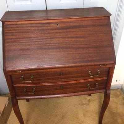 224 Vintage Ladies Slant Top Mahogany Desk
