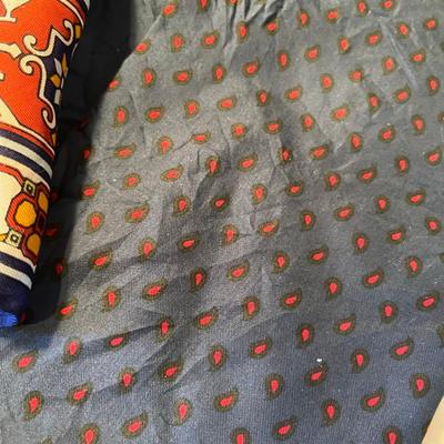Lot of Men's hankies & suit squares