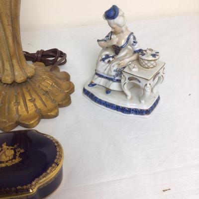 220 Decorative Lamp & Decorative Figures