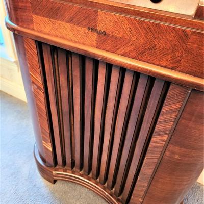 Lot #109  1940's PHILCO Radio - working condition