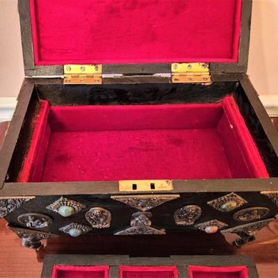 Lot #110  Beautiful Jewelry Box with Asian Styling