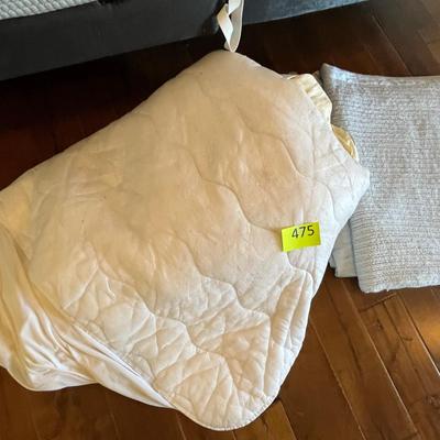Mattress Pad & Pillows