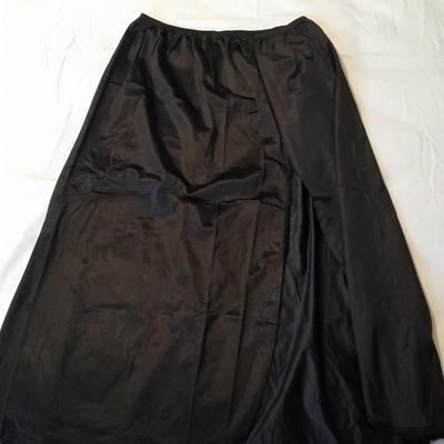 Women's Slips and lingerie  Size L 32" / 36 / 42 / L / XL
